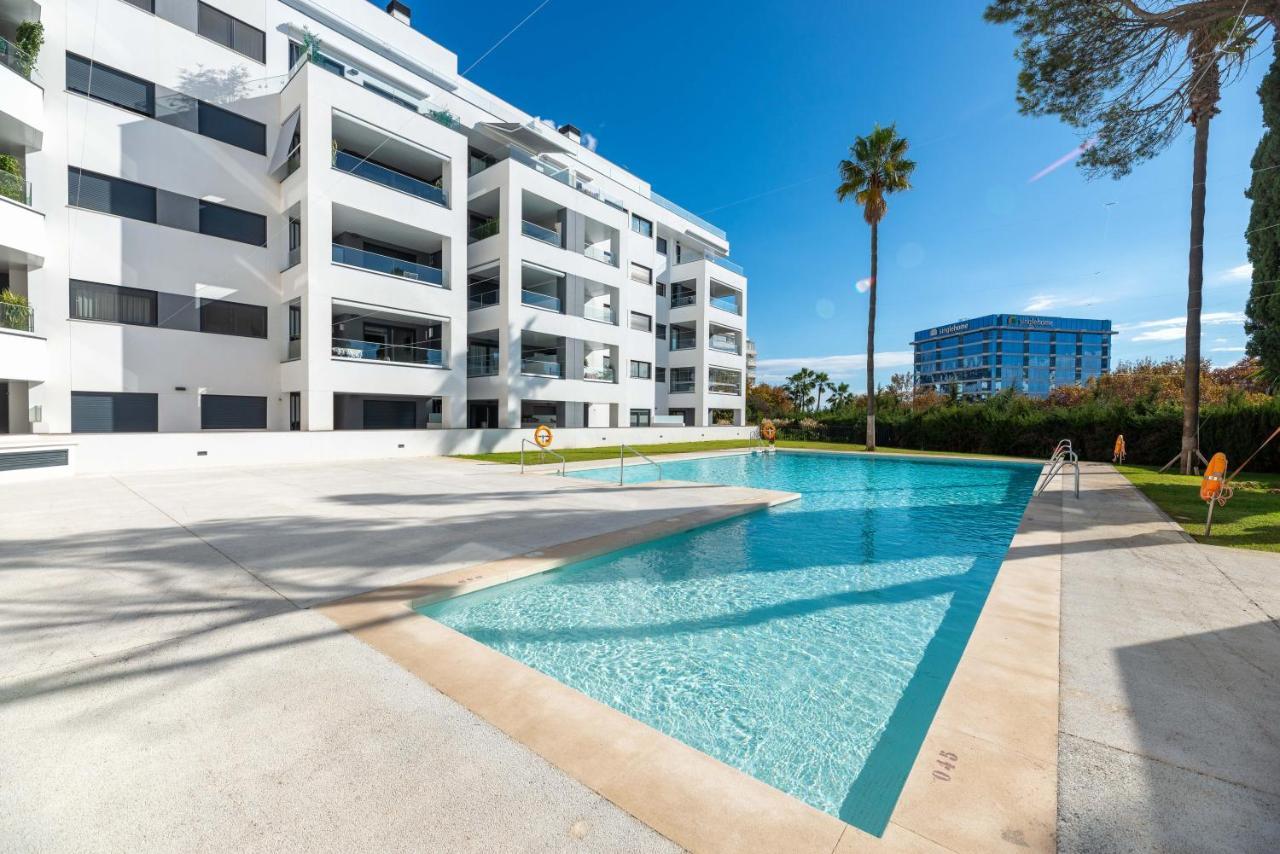 Vacation Marbella: Beachside Retreat with Spacious Terrace Exterior photo