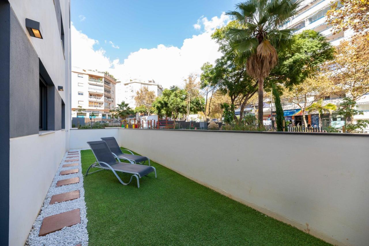 Vacation Marbella: Beachside Retreat with Spacious Terrace Exterior photo