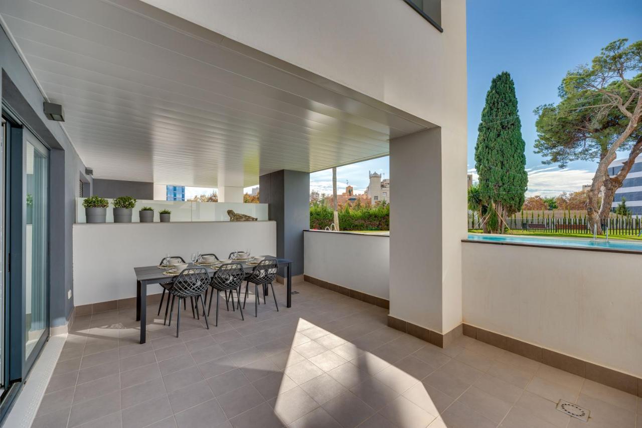 Vacation Marbella: Beachside Retreat with Spacious Terrace Exterior photo