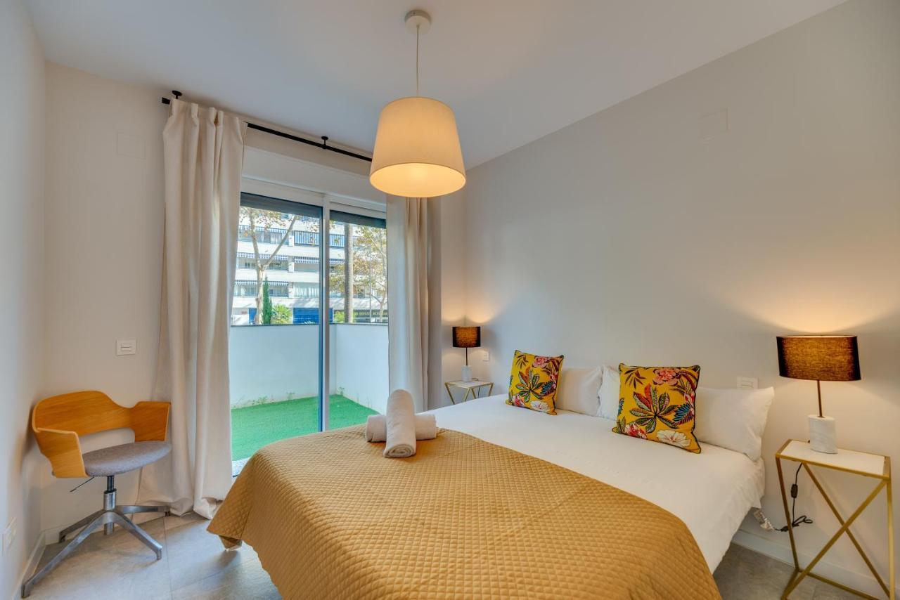 Vacation Marbella: Beachside Retreat with Spacious Terrace Exterior photo