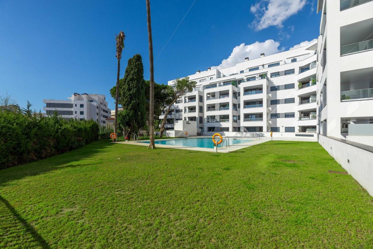 Vacation Marbella: Beachside Retreat with Spacious Terrace Exterior photo